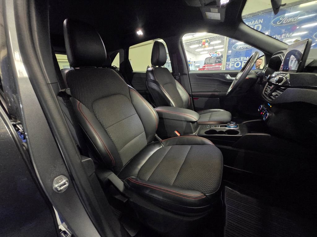 Used 2023 Ford Escape ST-Line image 25