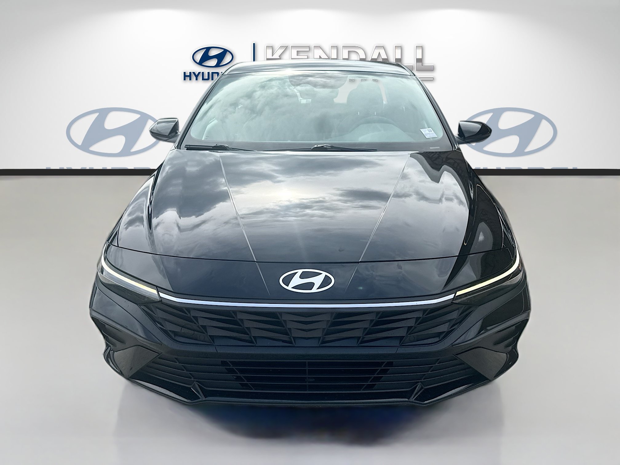 Used 2024 Hyundai Elantra SEL FWD image 2
