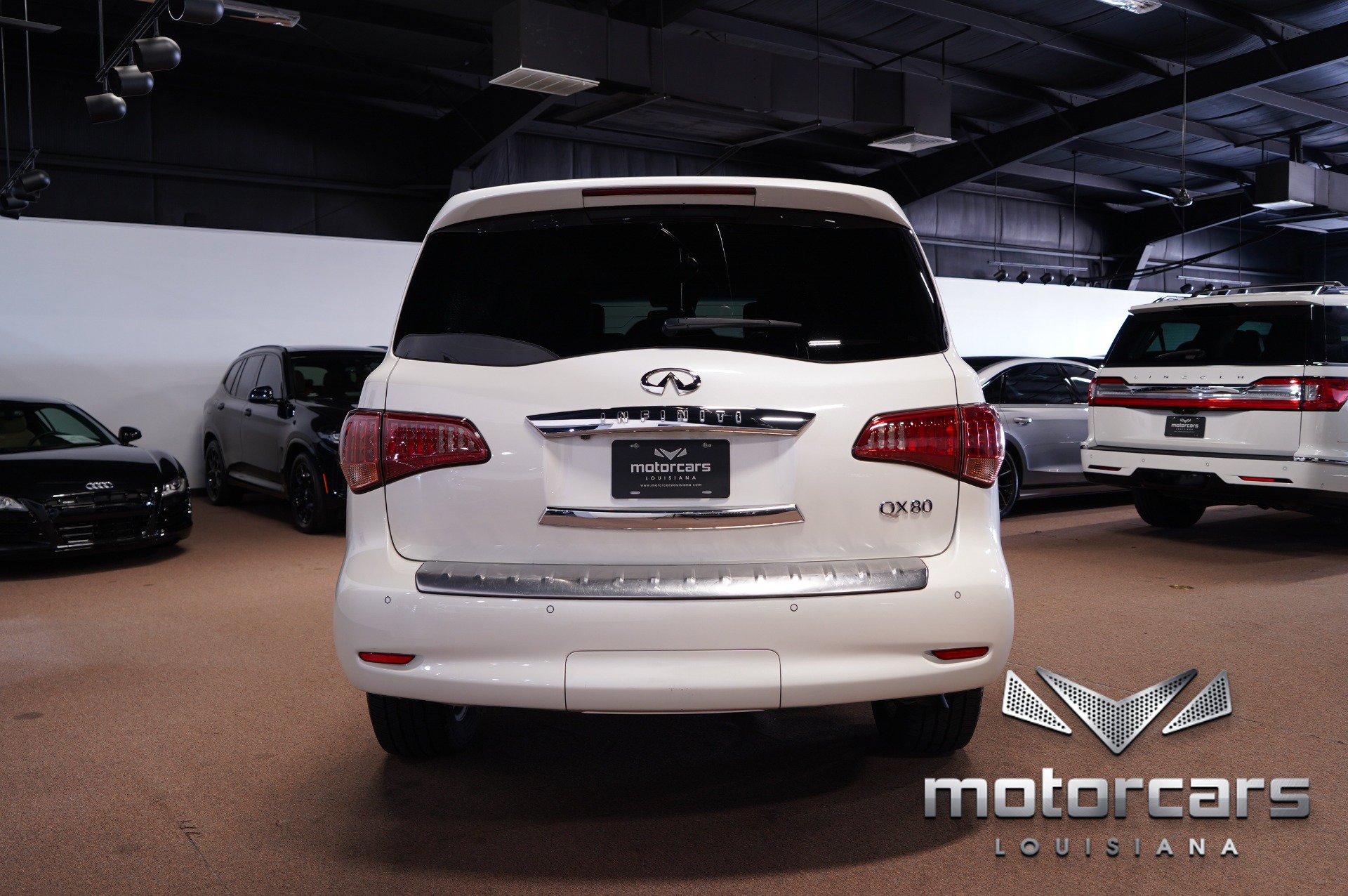Used 2017 INFINITI QX80 2WD w/ Deluxe Technology Package image 6