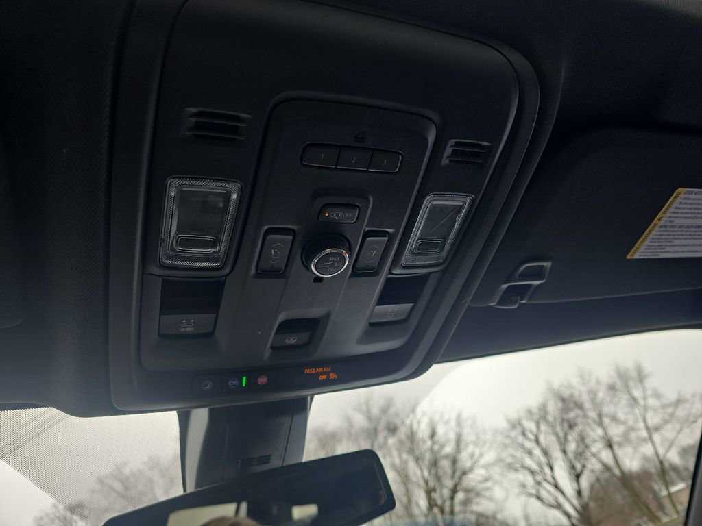 Used 2021 Chevrolet Tahoe Premier AWD/4WD image 36