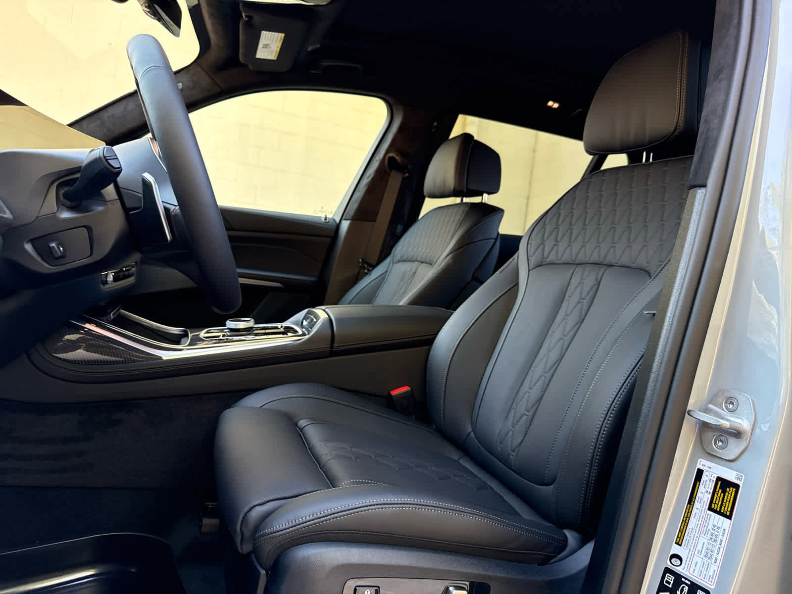 New 2026 BMW X7 M60i w/ Executive Package image 13