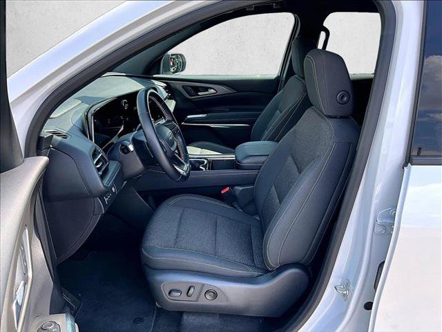 Used 2025 Chevrolet Traverse LT w/ Midnight/Sport Edition FWD image 27