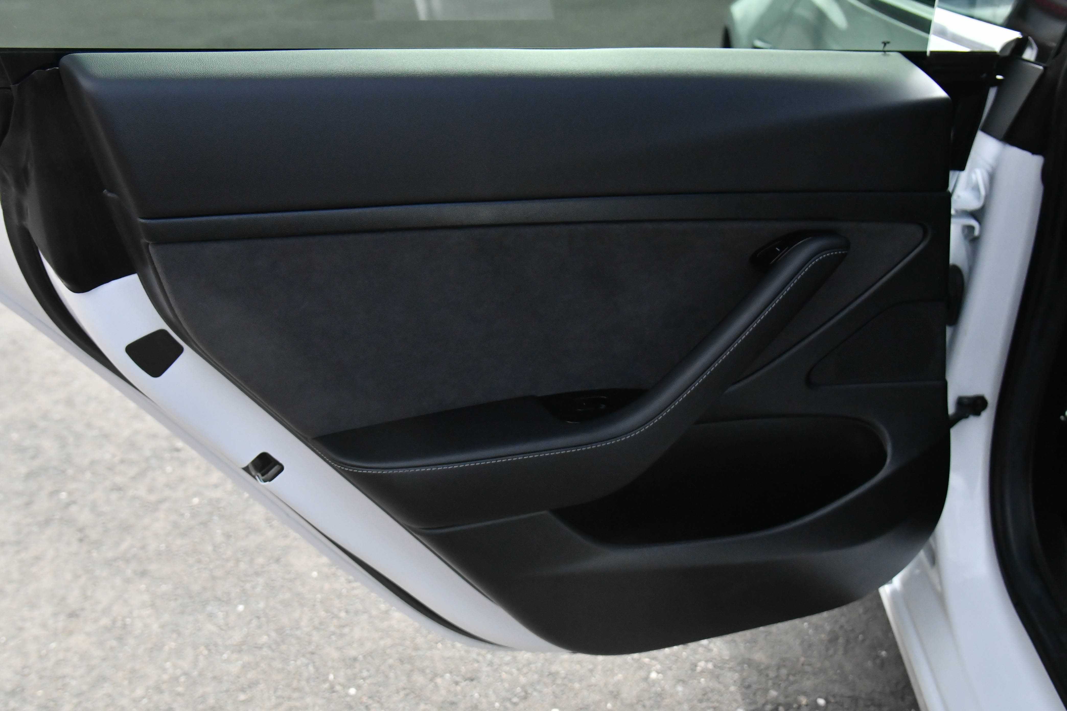 Used 2020 Tesla Model 3 Standard Range RWD image 31