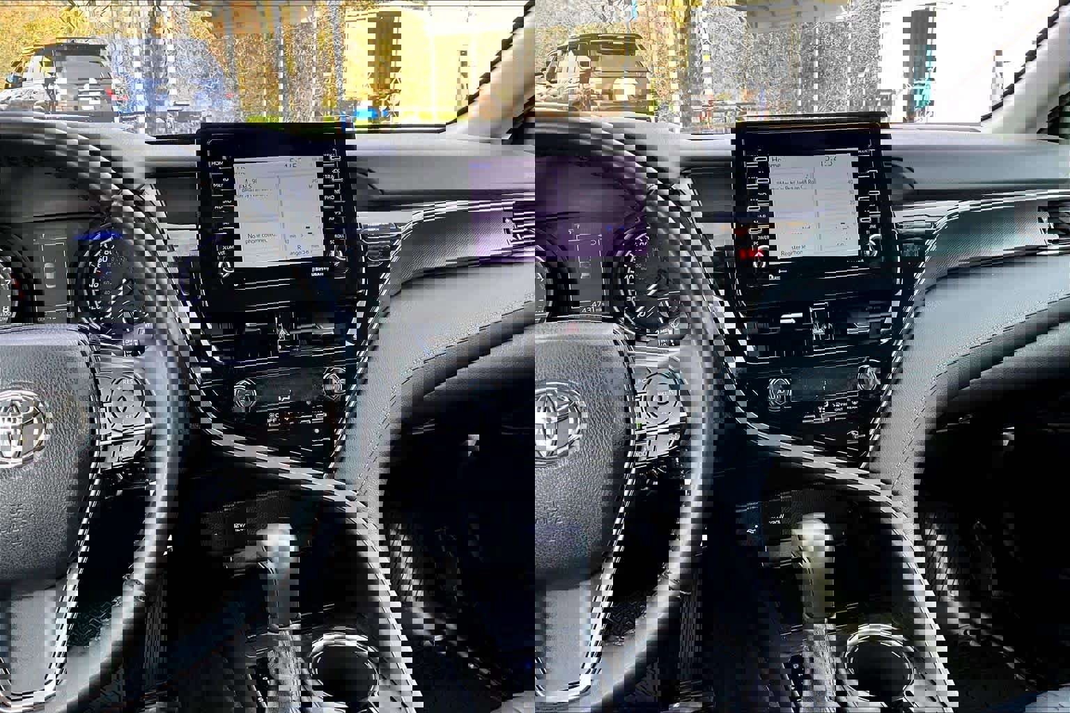 Certified 2021 Toyota Camry SE image 7