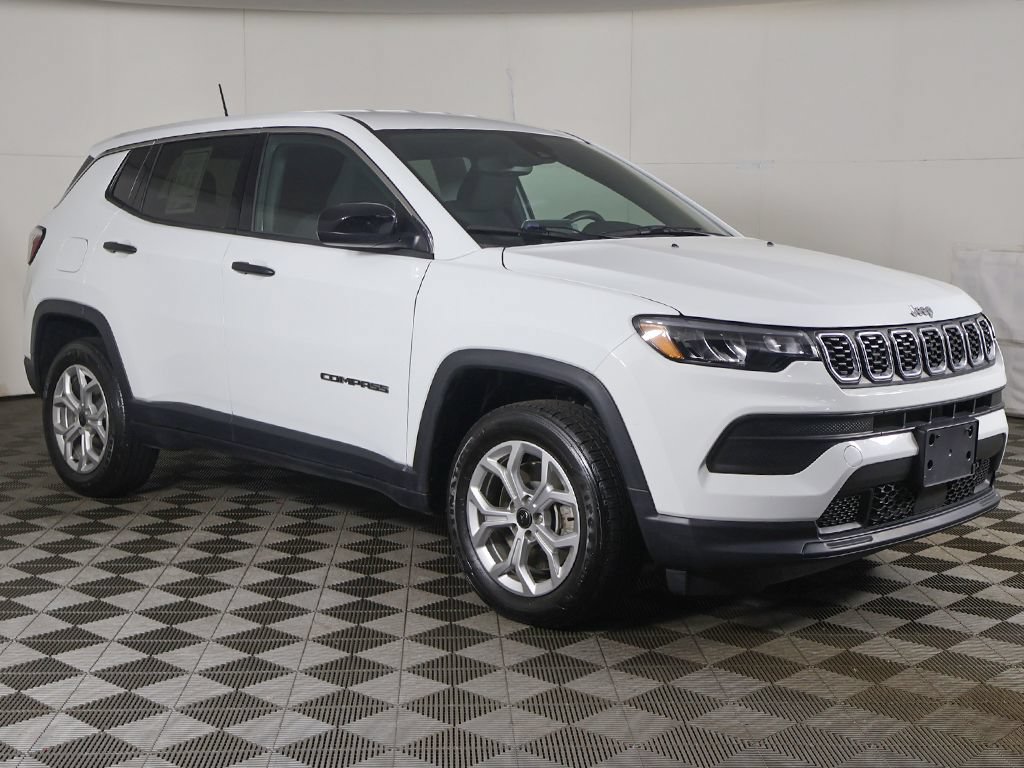Used 2025 Jeep Compass Sport AWD/4WD image 2