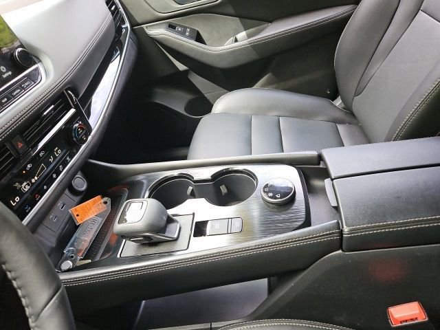 Used 2022 Nissan Rogue SL w/ SL Premium Package image 26