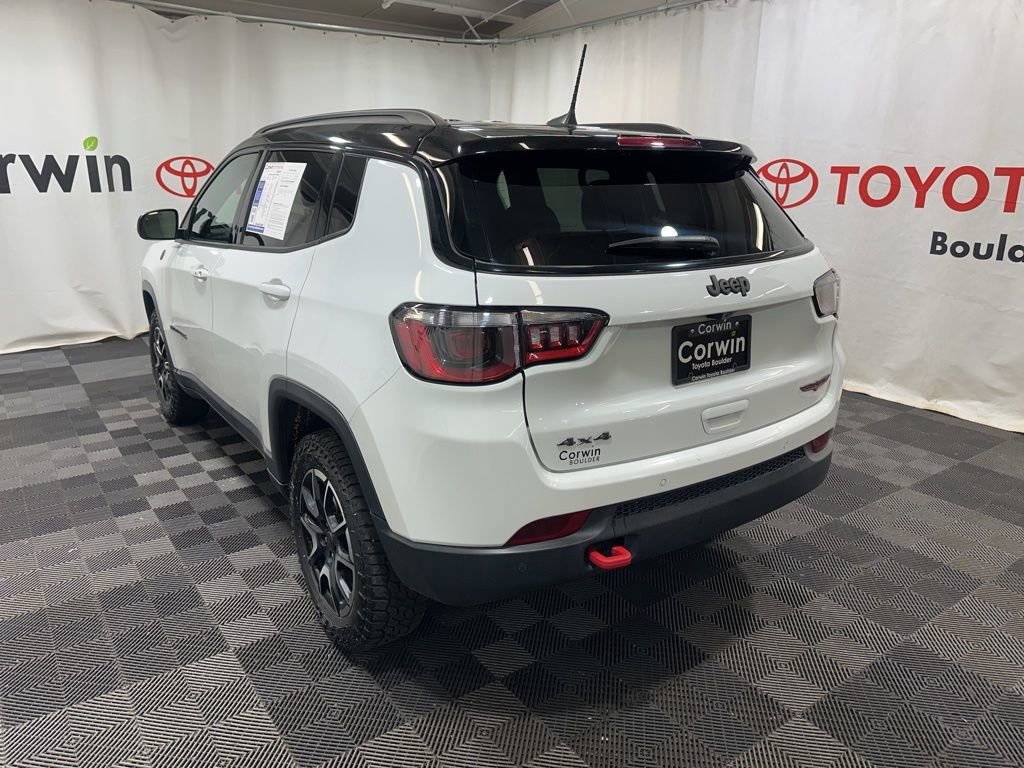 Used 2025 Jeep Compass Trailhawk image 5