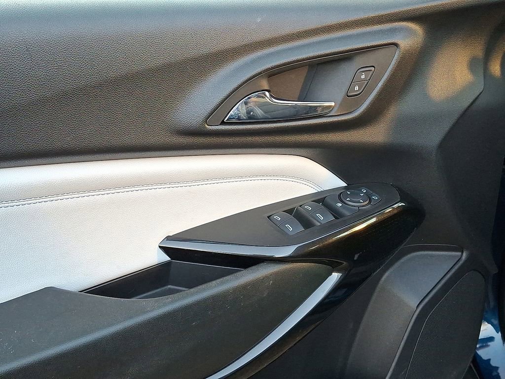 Used 2024 Chevrolet Trax LT image 12