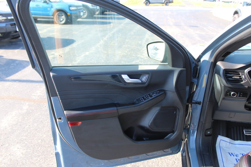 Used 2024 Ford Escape ST-Line w/ Tech Pack #1 FWD image 21