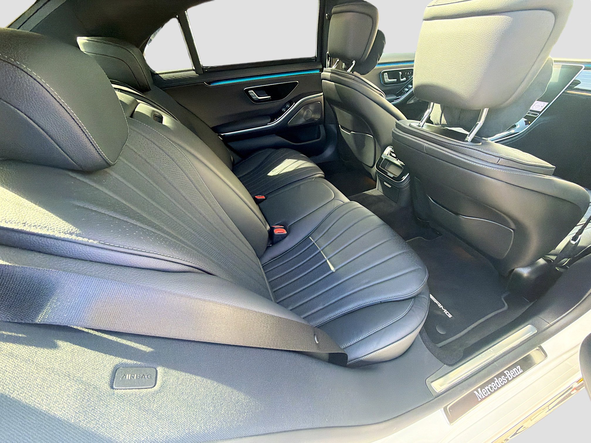 Used 2022 Mercedes-Benz S 580 4MATIC Sedan w/ AMG Line Package image 26
