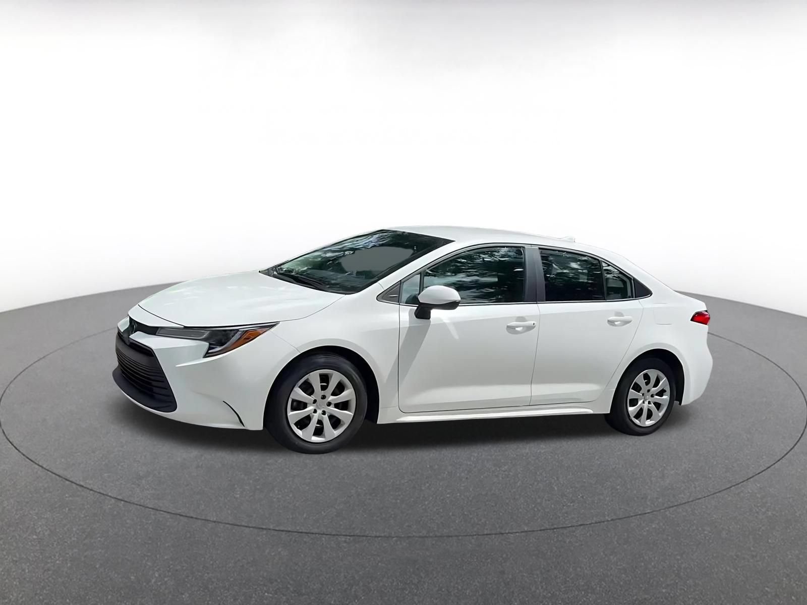 Used 2025 Toyota Corolla LE FWD image 7