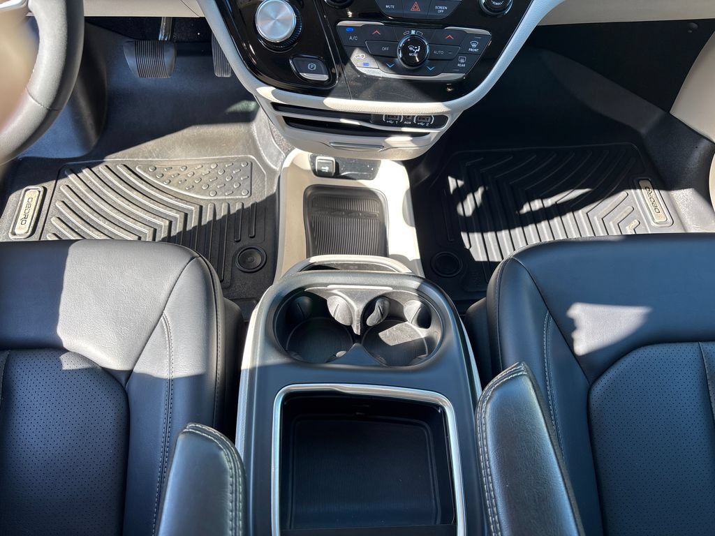 Used 2023 Chrysler Pacifica Touring-L FWD image 15