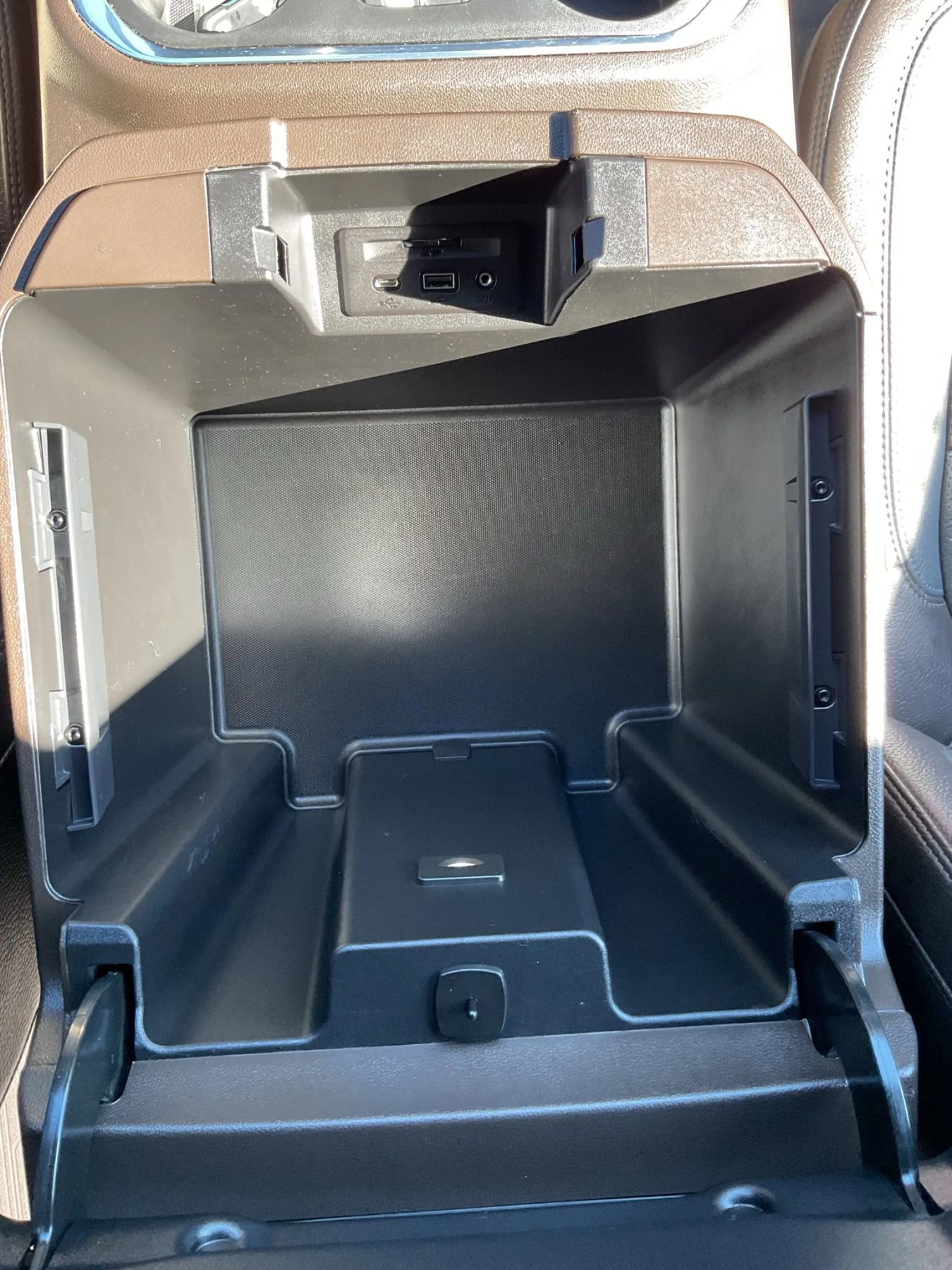 Used 2022 GMC Sierra 3500 Denali w/ Denali Ultimate Package image 39