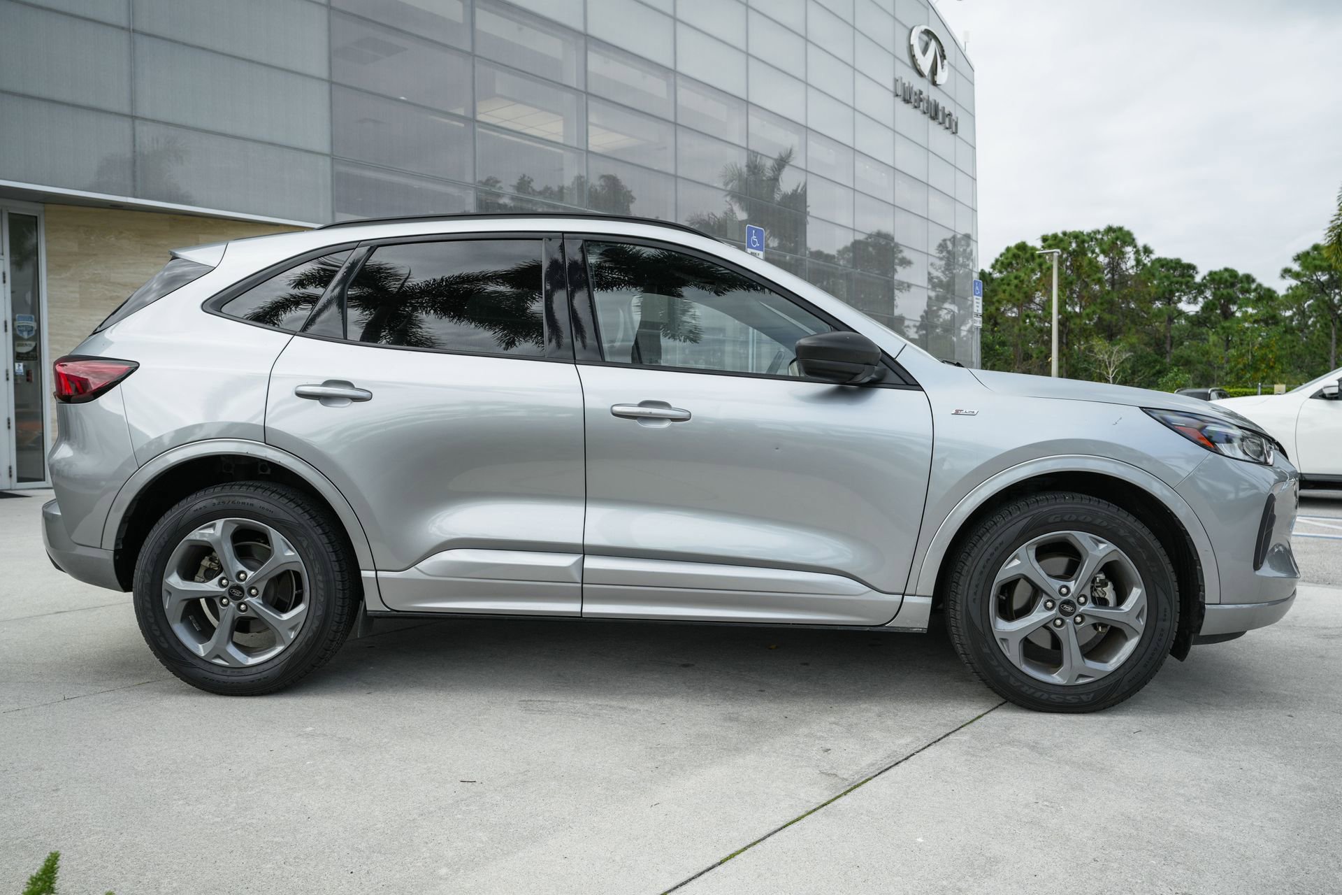 Used 2023 Ford Escape ST-Line image 10