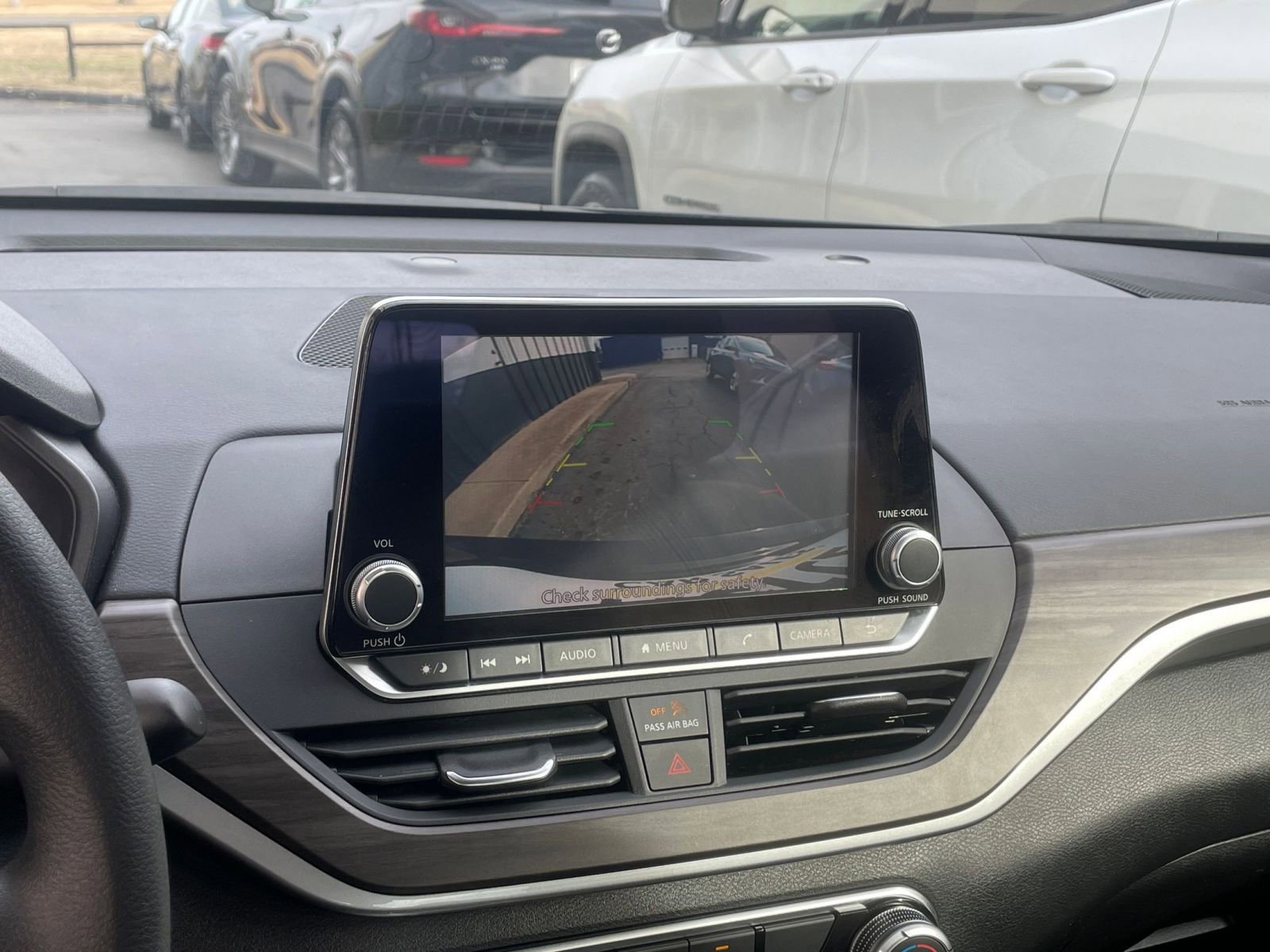 Used 2025 Nissan Altima 2.5 SV image 17