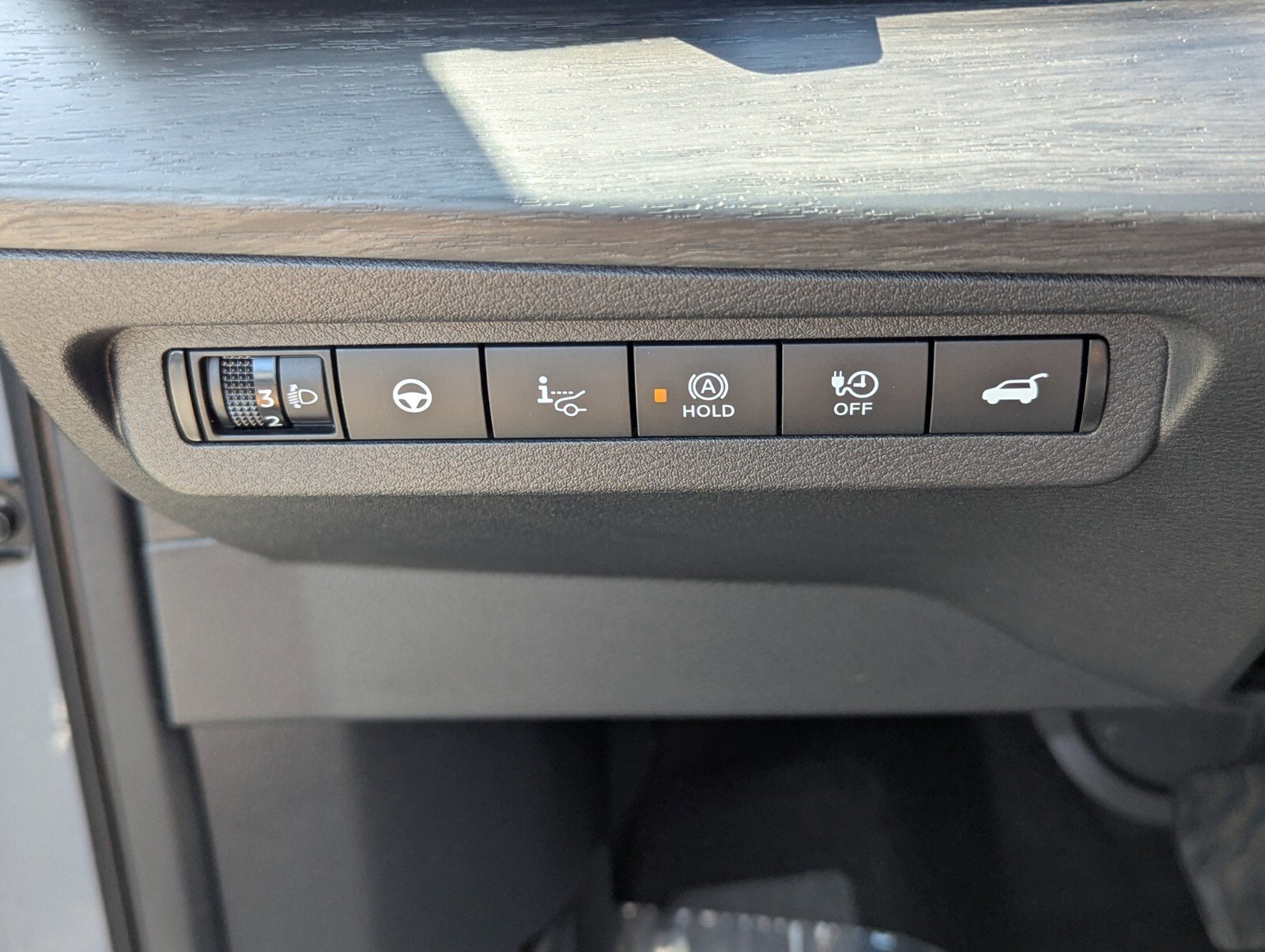 Certified 2024 Nissan Ariya AWD image 33