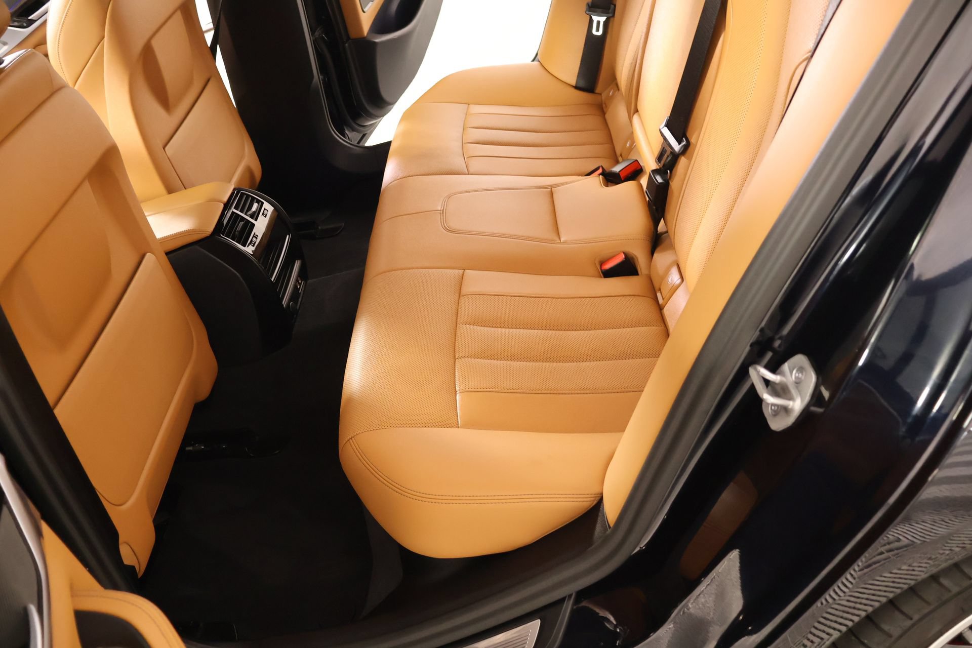 Used 2023 BMW 530i w/ M Sport Package RWD image 13