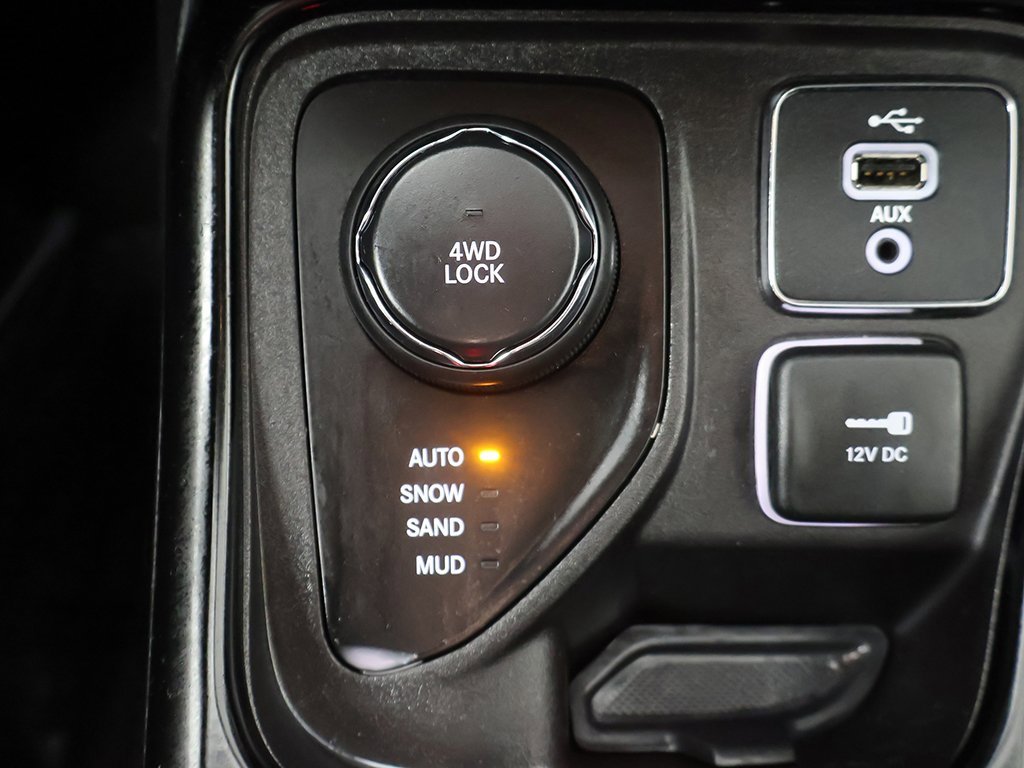 Used 2018 Jeep Compass Latitude w/ Popular Equipment Group image 42