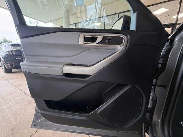 Used 2023 Ford Explorer XLT w/ Equipment Group 202A image 23