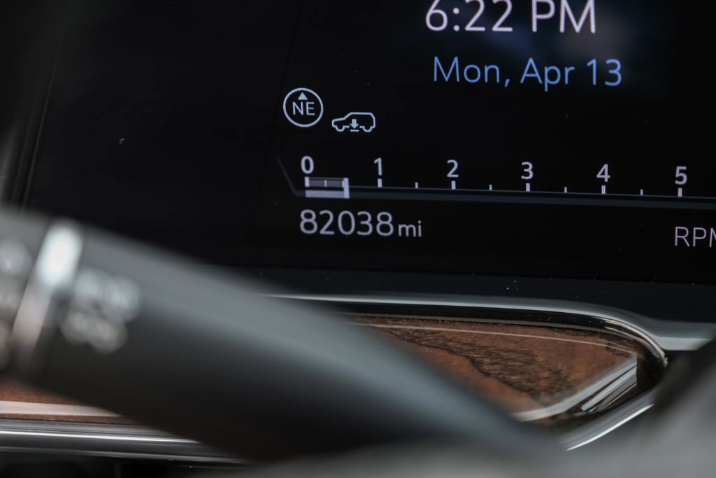 Used 2021 Cadillac Escalade ESV Sport Platinum image 19