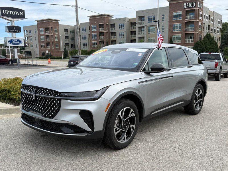 Certified 2025 Lincoln Nautilus Premier AWD/4WD image 11