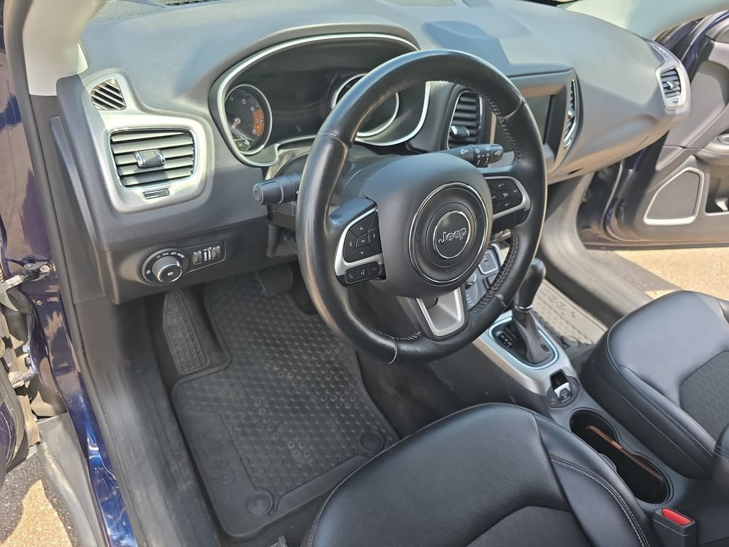 Used 2018 Jeep Compass Latitude w/ Popular Equipment Group AWD/4WD image 15