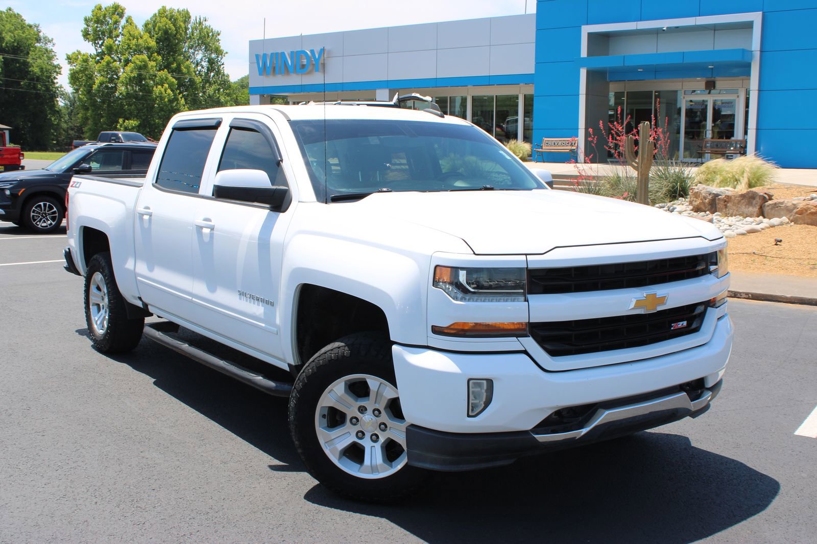 Used 2018 Chevrolet Silverado 1500 LT w/ All Star Edition AWD/4WD image 2