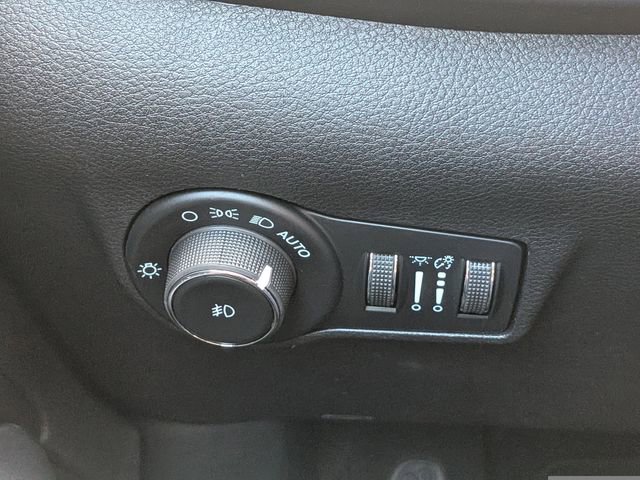New 2026 Jeep Compass Latitude AWD/4WD image 23