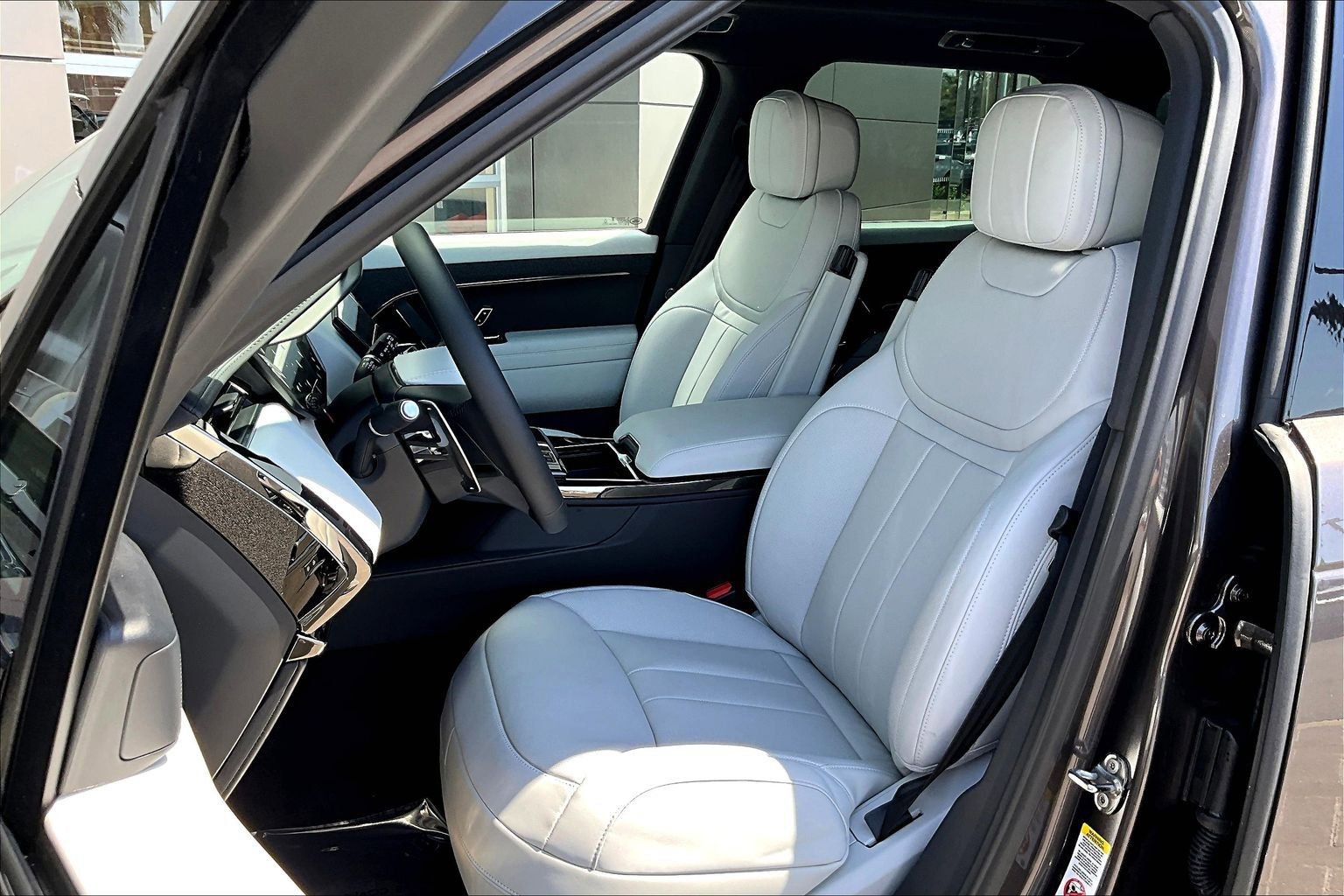 New 2026 Land Rover Range Rover Sport SE image 9