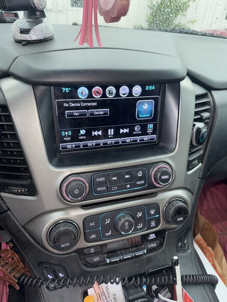 Used 2018 Chevrolet Suburban LT RWD image 2