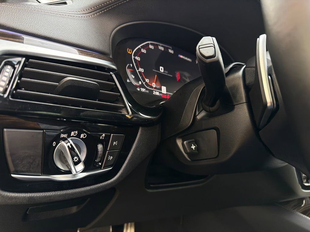 Used 2023 BMW M550i xDrive w/ Executive Package image 34