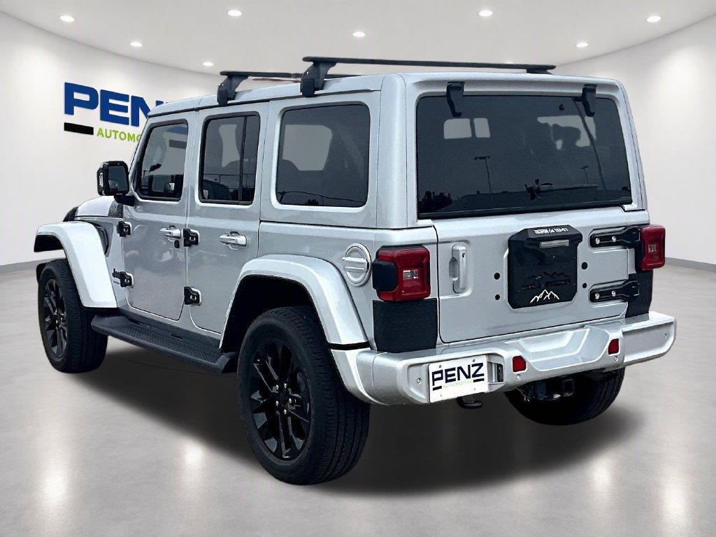 Used 2023 Jeep Wrangler Unlimited Sahara AWD/4WD image 8