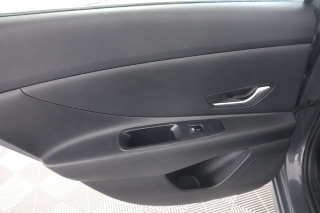 Certified 2023 Hyundai Elantra SEL FWD image 25