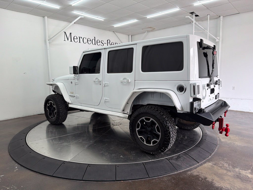 Used 2015 Jeep Wrangler Unlimited Sahara w/ Connectivity Group AWD/4WD image 5