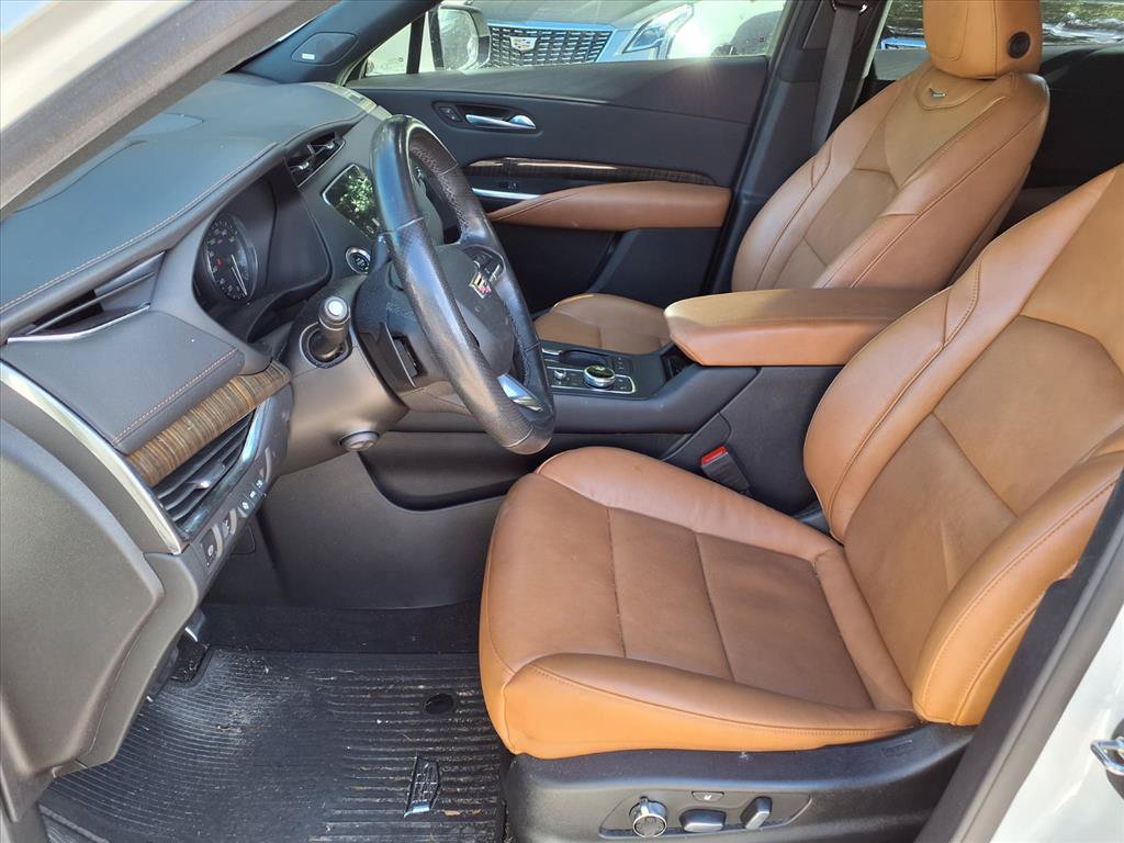 Used 2023 Cadillac XT4 Sport FWD image 13