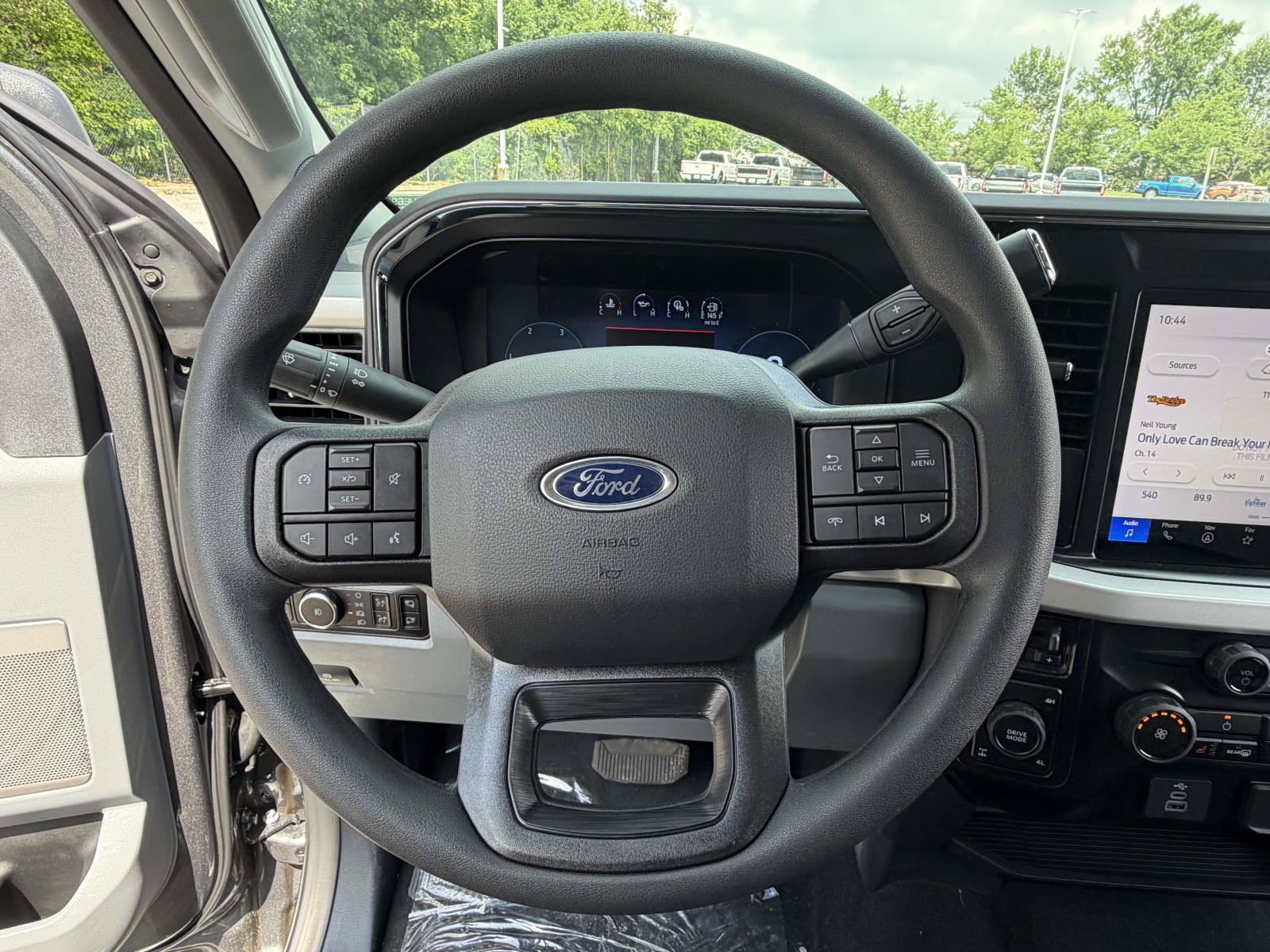 New 2026 Ford F350 XLT w/ XLT Premium Package AWD/4WD image 12