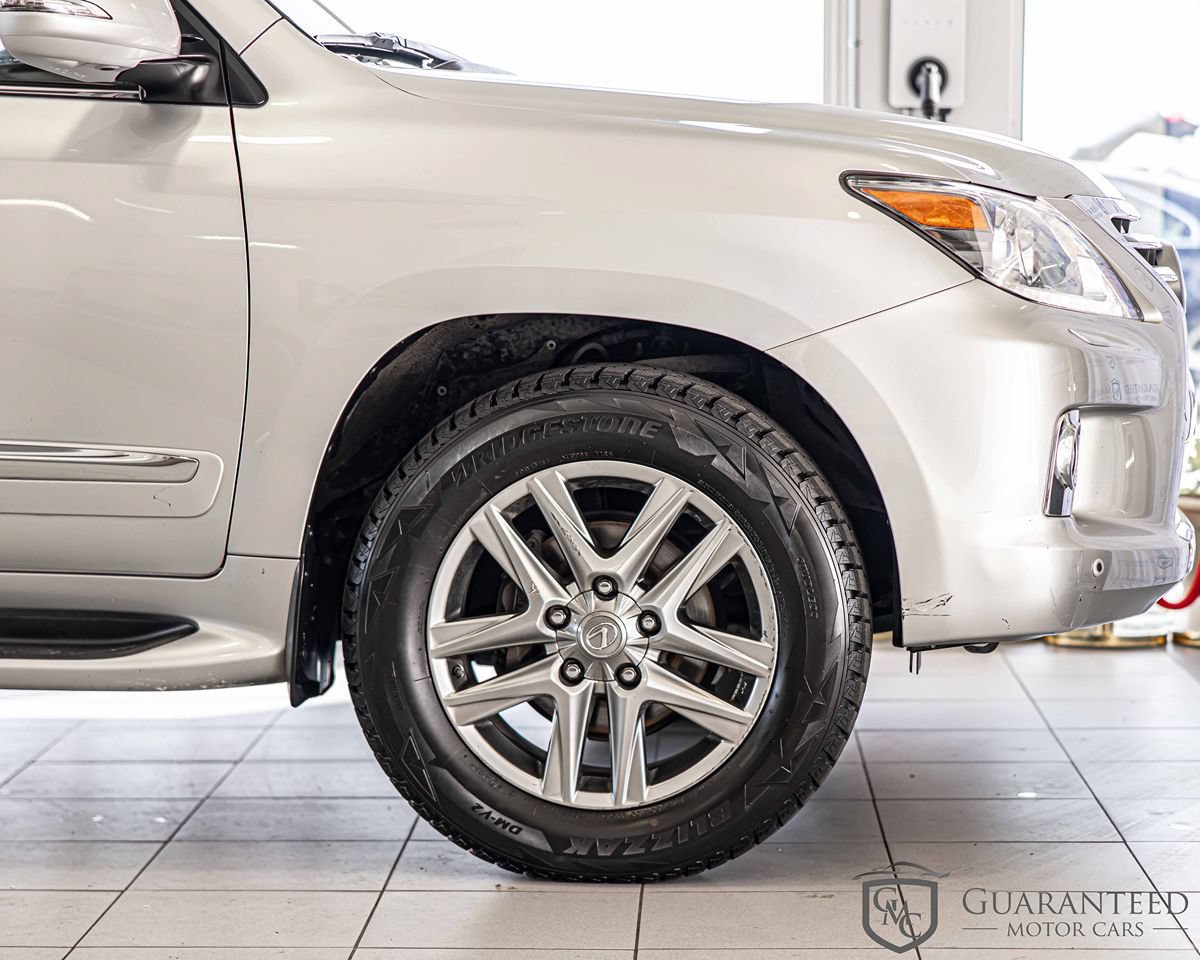 Used 2015 Lexus LX 570 4WD w/ Luxury Package image 11