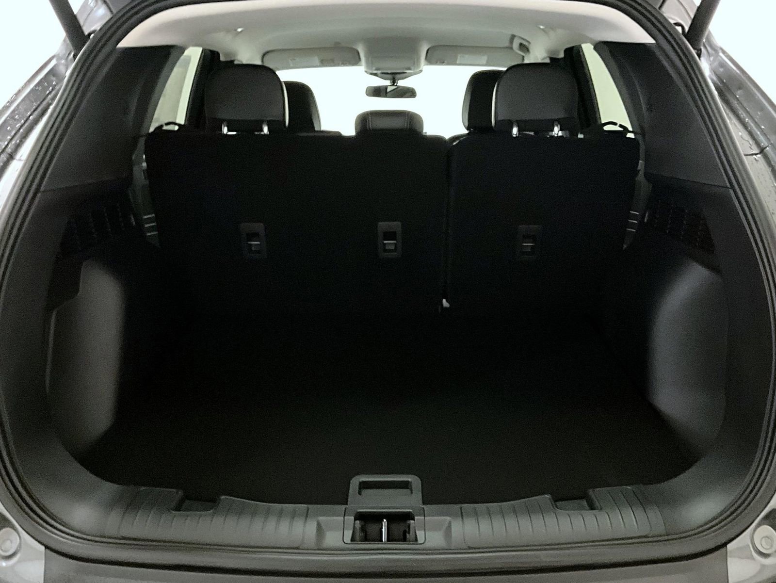 New 2025 Ford Escape SE image 9