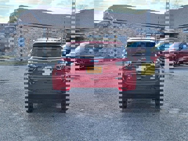 Certified 2024 Jeep Compass Latitude w/ Convenience Group image 19