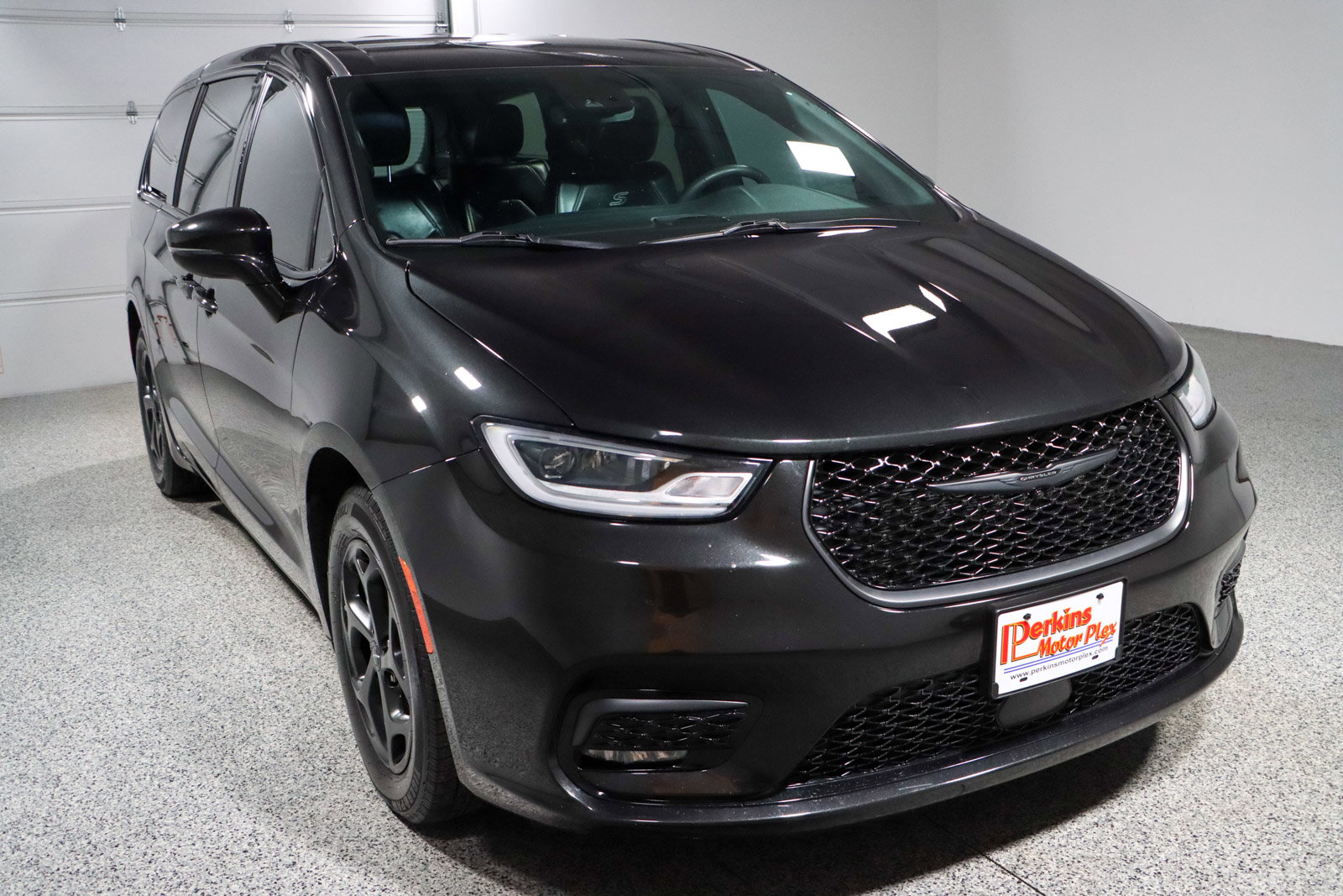Used 2022 Chrysler Pacifica Touring-L w/ S Appearance Package image 5