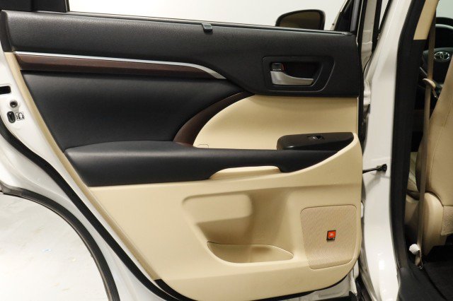 Used 2014 Toyota Highlander Limited FWD image 31