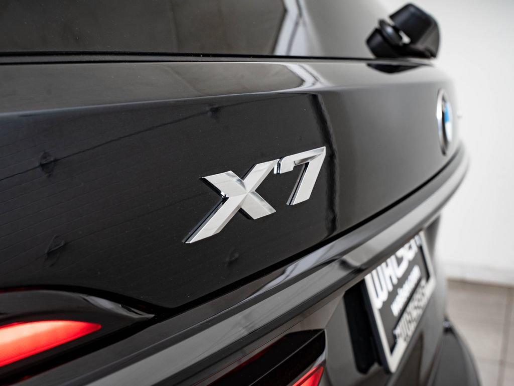 New 2027 BMW X7 xDrive40i w/ M Sport Package AWD/4WD image 17