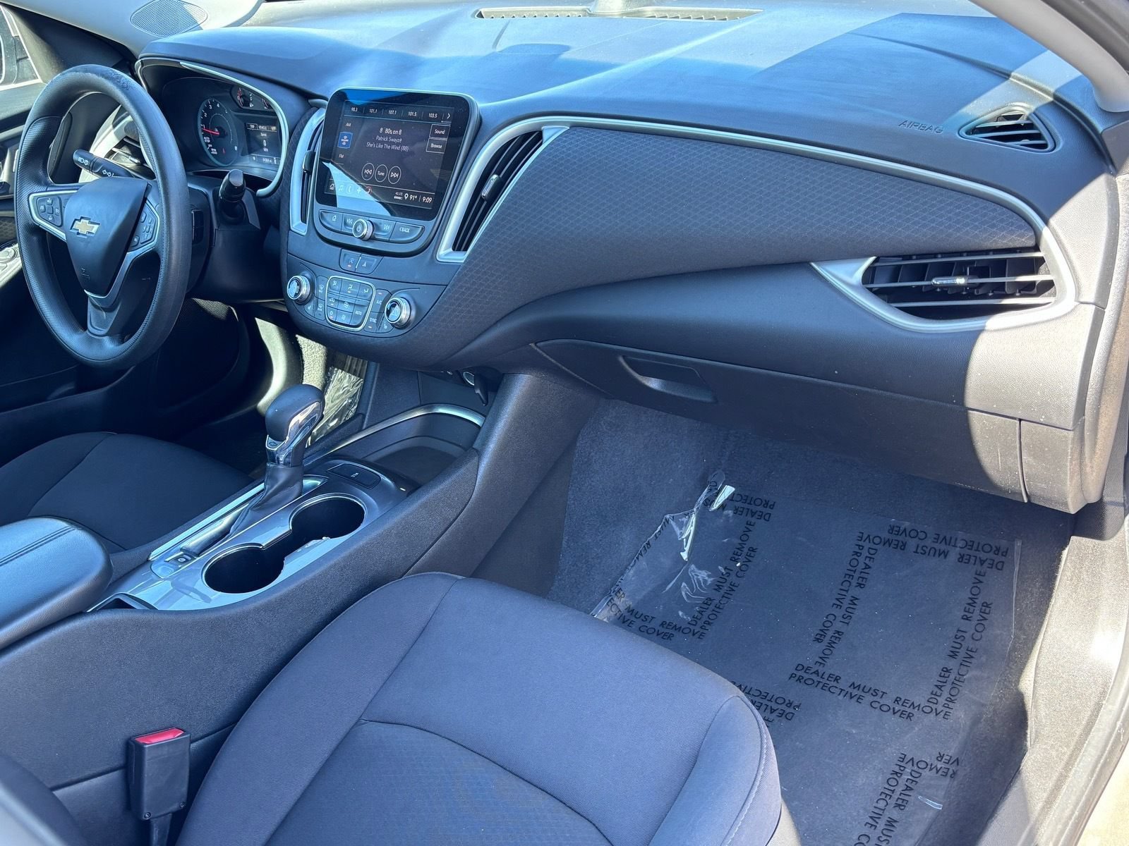Used 2022 Chevrolet Malibu LT FWD image 14