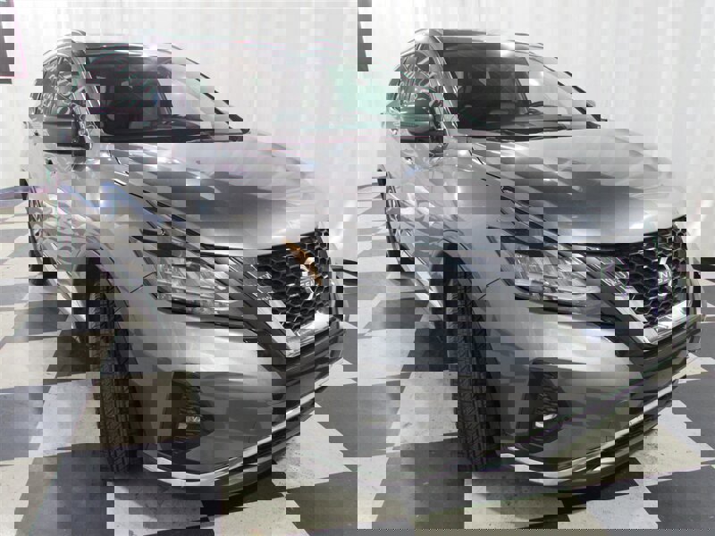 Used 2023 Nissan Murano SV image 3