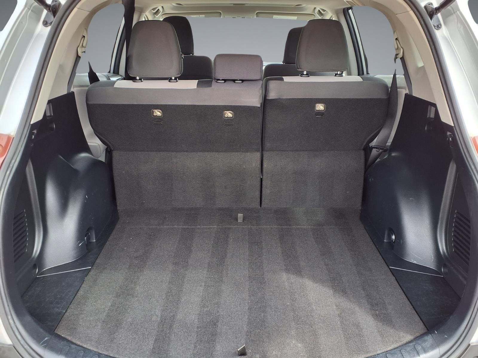 Used 2013 Toyota RAV4 XLE image 12