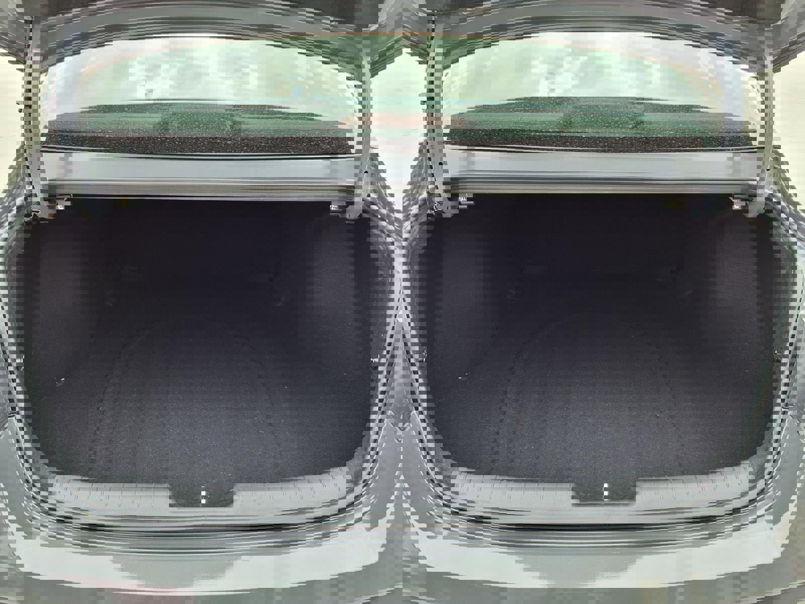 Certified 2025 Hyundai Elantra Sport image 25