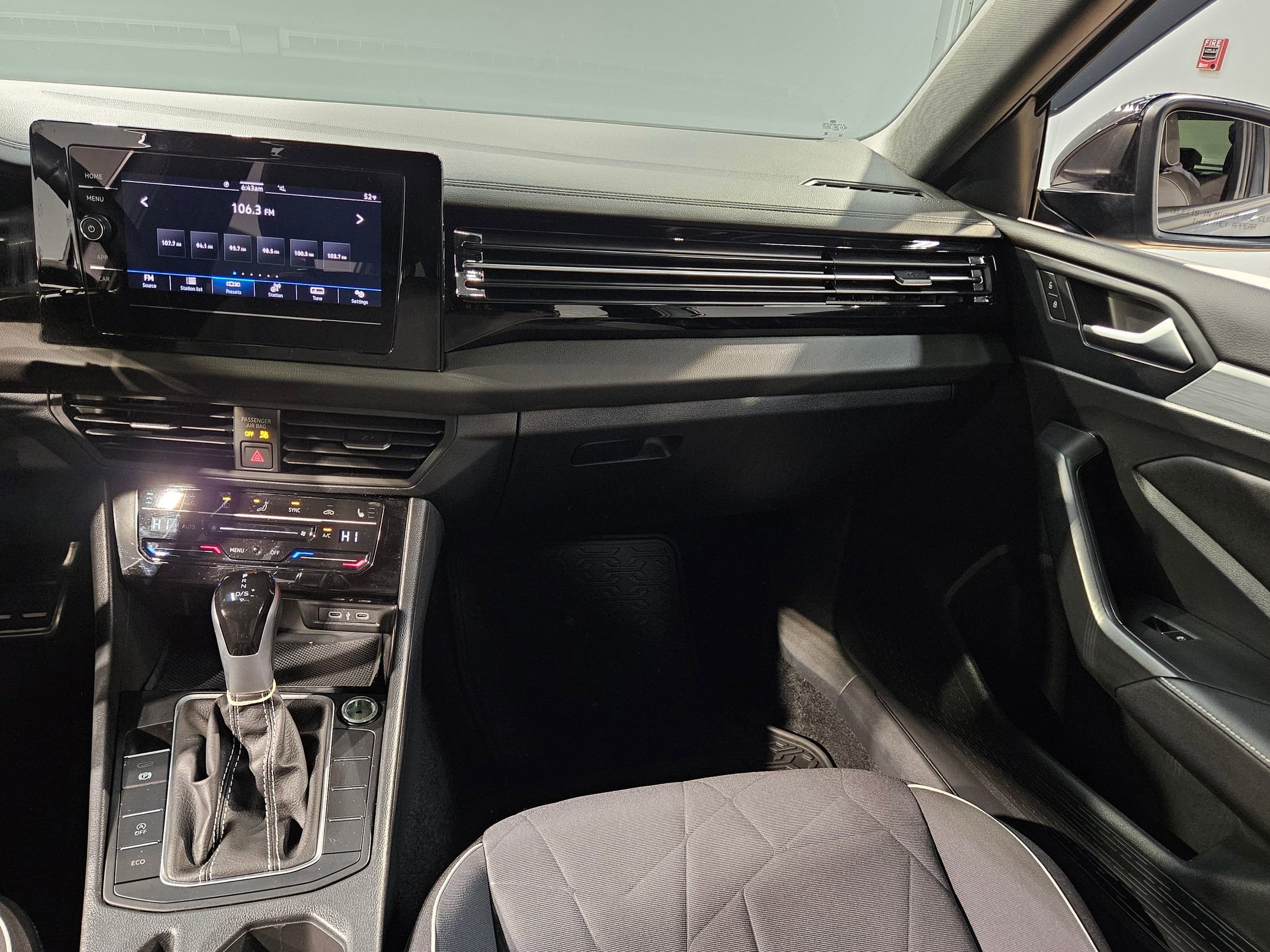 Used 2025 Volkswagen Jetta Sport image 11