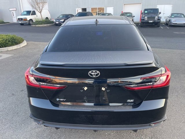 Used 2025 Toyota Camry SE image 6