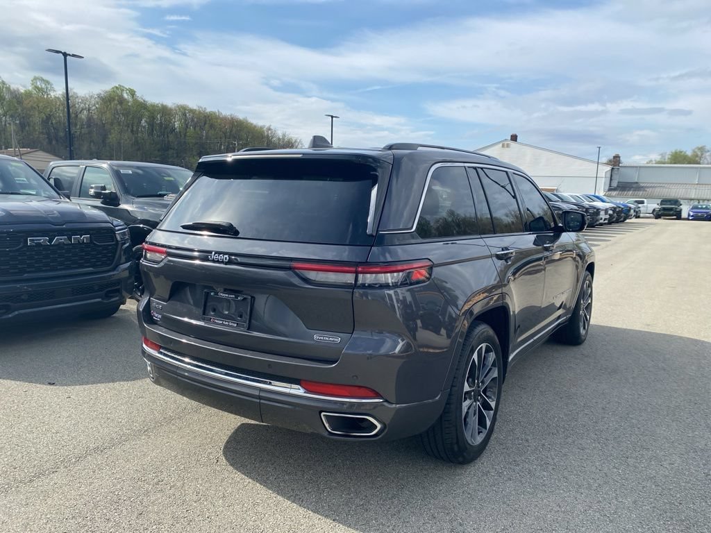 Used 2022 Jeep Grand Cherokee Overland AWD/4WD image 2