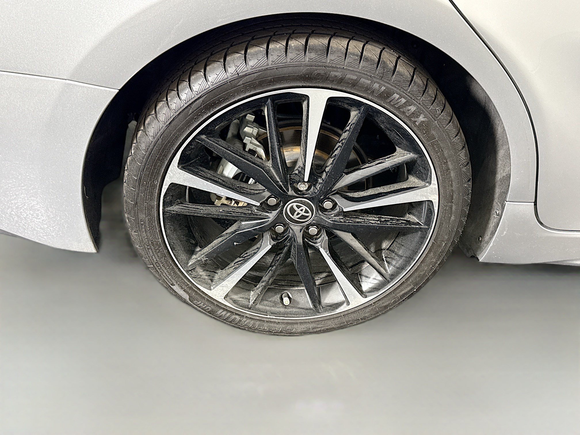Used 2020 Toyota Camry XSE FWD image 33